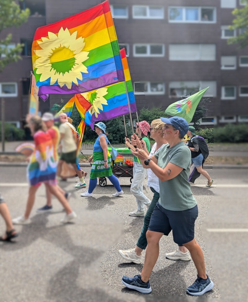 Laufgruppe mit Fahnen